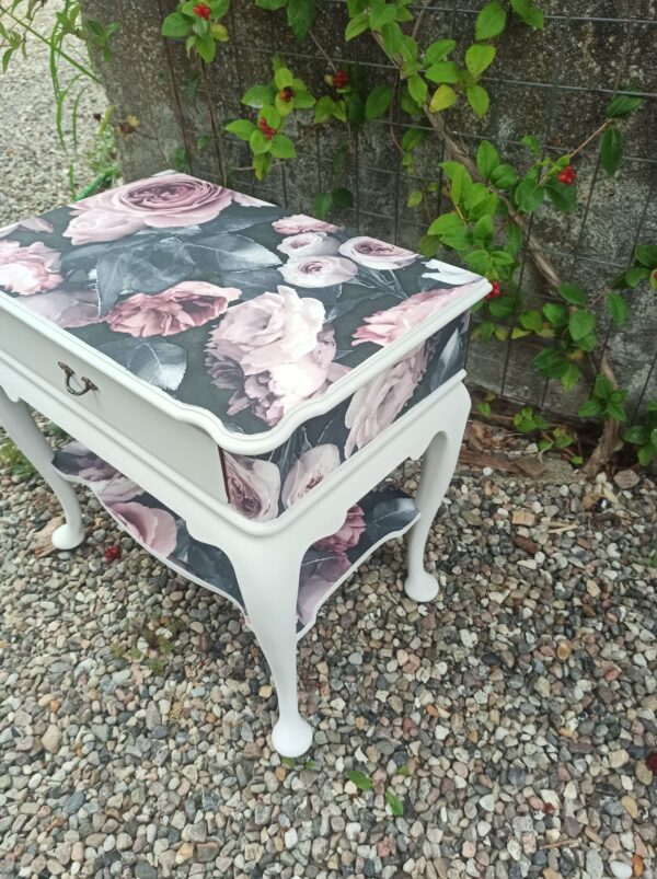 Beistelltisch Shabby Schublade Nachttisch Rosen Vintage Upcycling – Bild 3