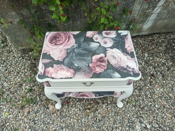 Beistelltisch Shabby Schublade Nachttisch Rosen Vintage Upcycling – Bild 4