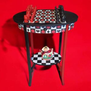 Schachtisch Beistelltisch Schach Dame Alice im Wunderland Stil Rot Spieltisch Vintage Upcycling