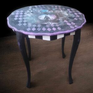 Tisch Beistelltisch Holztisch Alice im Wunderland Stil Shabby Schwarz Karo Lila Vintage Upcycling