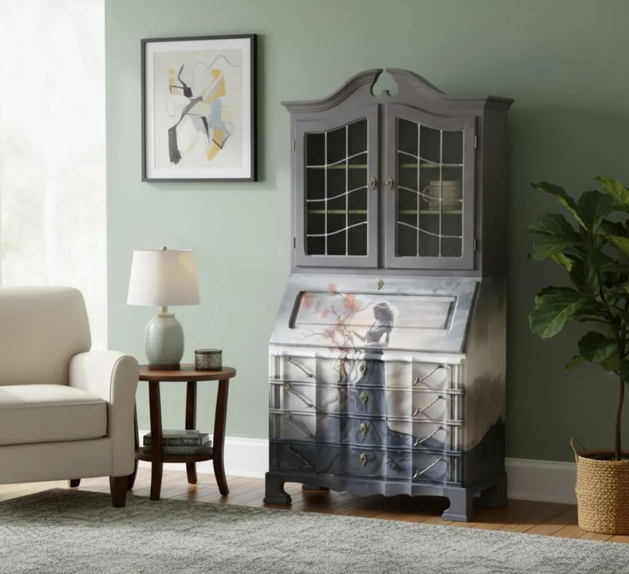 Vintage Sekretär „Alisa“ – einzigartiges Möbelstück mit Beleuchtung