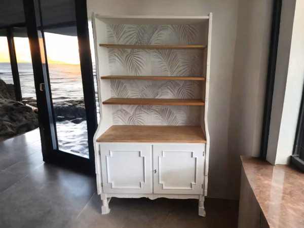 Schrank Regal weiß Shabby natur Tapete Vintage Upcycling Mary
