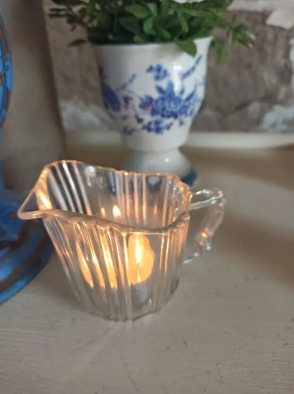 Sahnekännchen Milchkännchen Kännchen Glas Pressglas 30iger Vintage – Bild 3