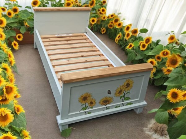 Kinderbett Jugendbett Sonnenblumen Shabby Vintage Upcycling Sunny – Bild 6
