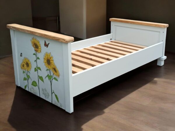 Kinderbett Jugendbett Sonnenblumen Shabby Vintage Upcycling Sunny – Bild 2