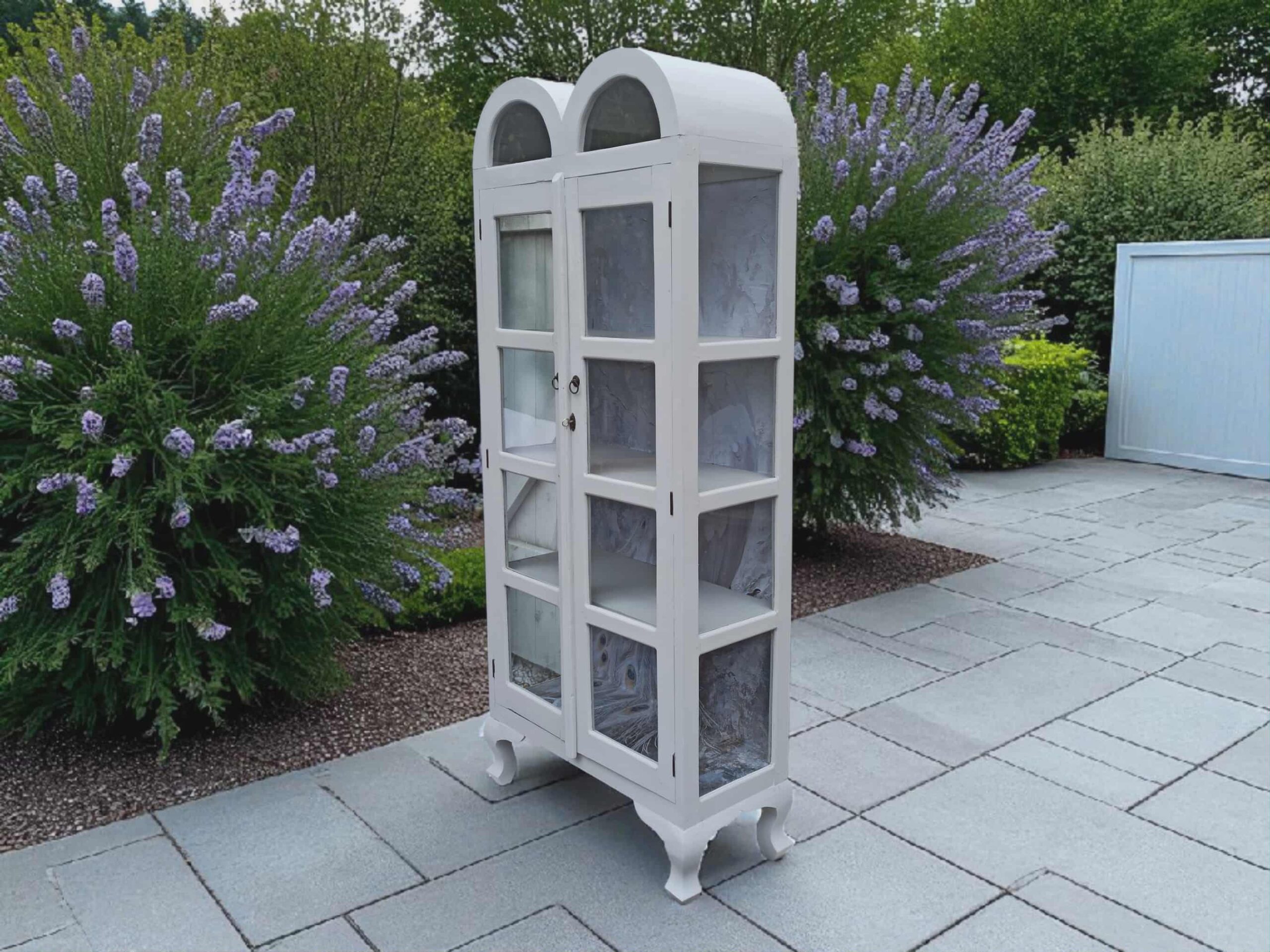 Glasschrank Vitrinenschrank Petunia | Vintage Shabby Chic Schrank | Upcycling Möbel | Landhausstil | Handgemacht & Unikat – Bild 6